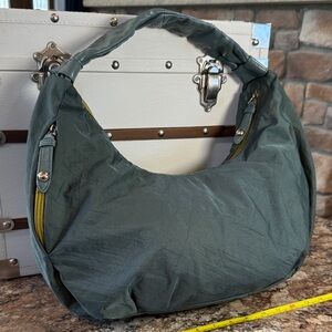 HOBO Soft Shoulder Bag in dark green/gray